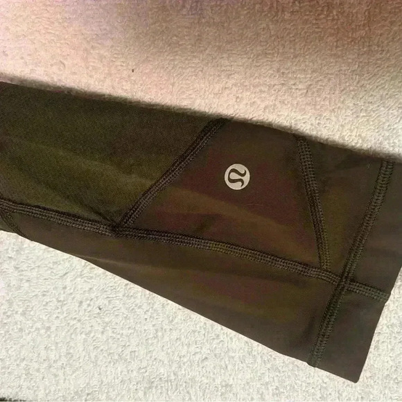 Lululemon Pace Rival Crop khaki size 6 like new - Picture 8 of 12